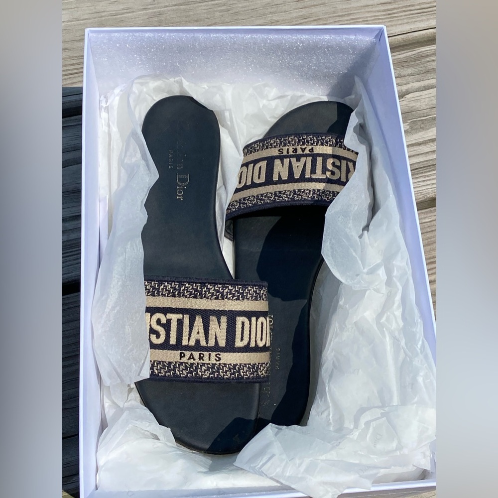 Dior EMBROIDERED COT sandals in UK 39 ; US 8.5-9 in color blue and cream - Picture 4 of 9